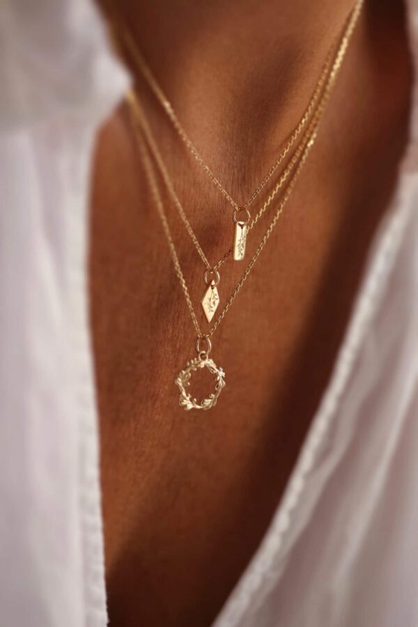 flowery-diamond-shape-necklace-4