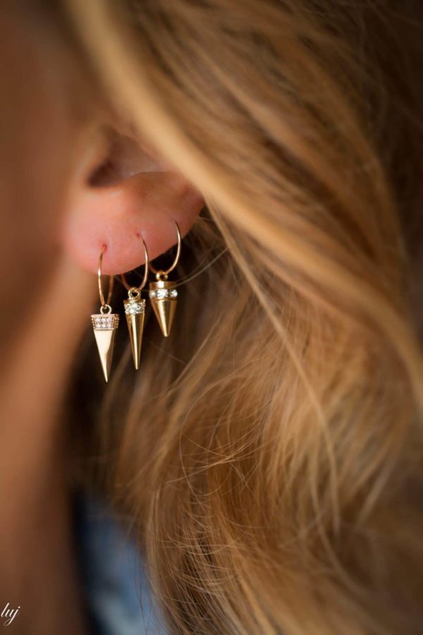 tiny-strass-spike-emilie-tiny-hoop-earrings-3